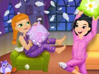 https://www.y8gamesx.com/game/crazy-pillow-fight-party
